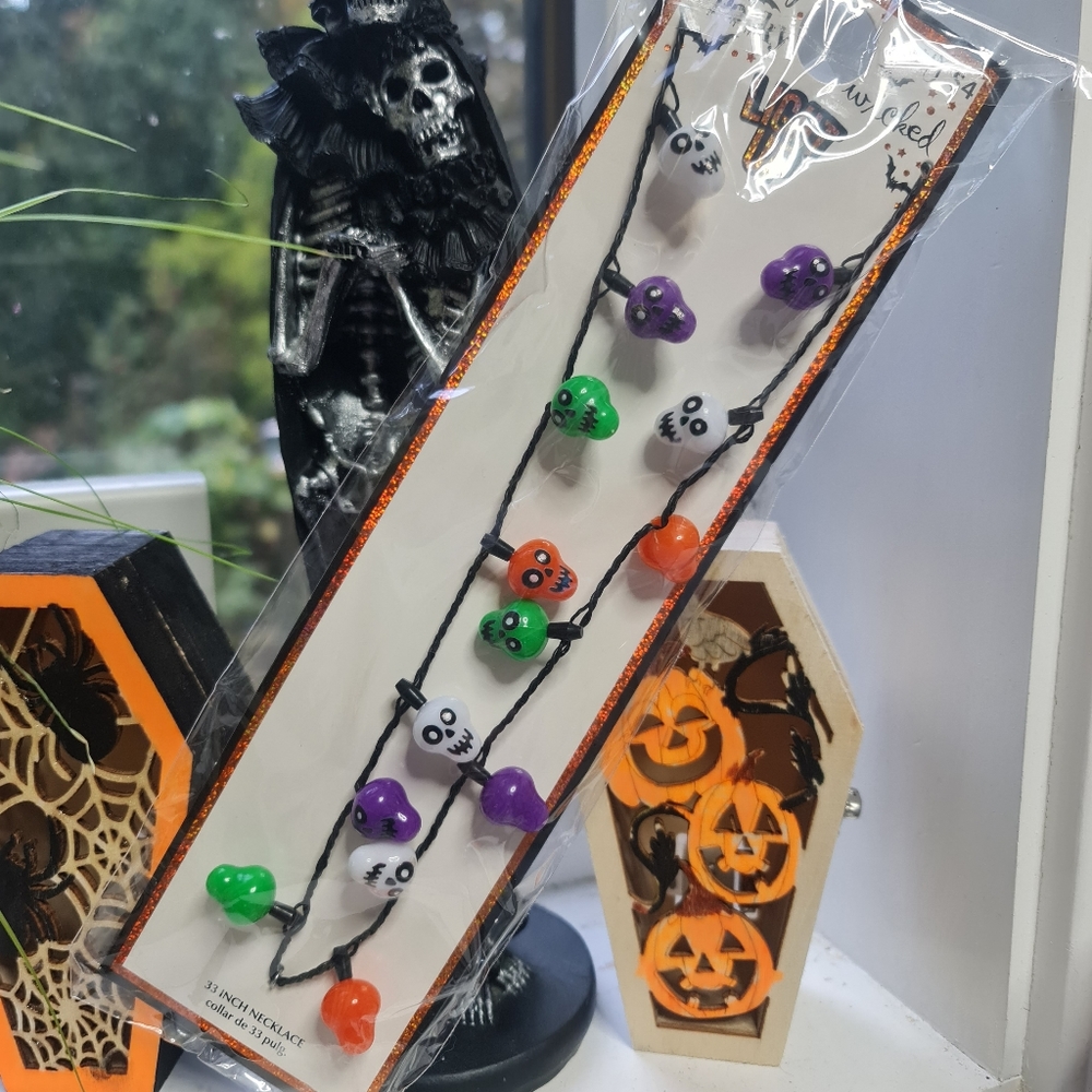 🎃 HALLOWEEN LIGHT UP NECKLACE
